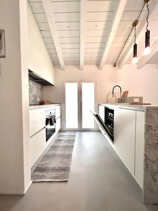 Appartamento Di Design Con Posto Auto. Meda